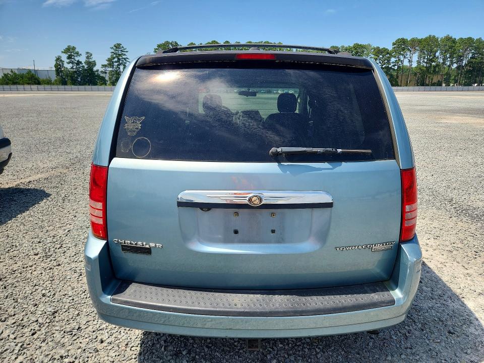Photo 6 from auction – 2010 CHRYSLER TOWN & COUNTRY with VIN 2A4RR5D19AR240727