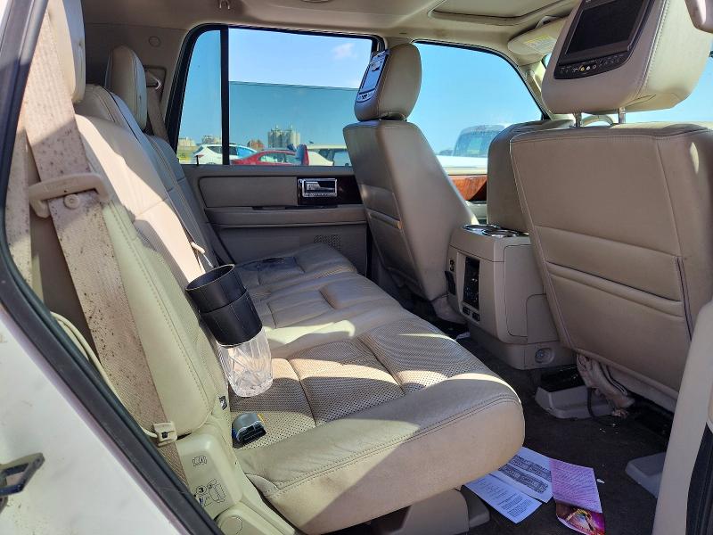 Photo 10 from auction – 2011 LINCOLN NAVIGATOR with VIN 5LMJJ2H56BEJ07016