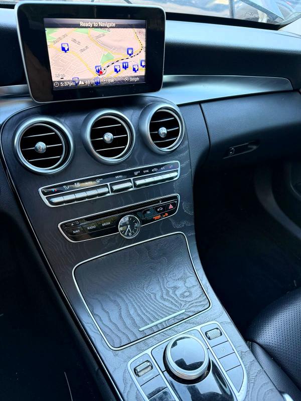 Photo 6 from auction – 2017 MERCEDES-BENZ C with VIN 55SWF4KB0HU199626