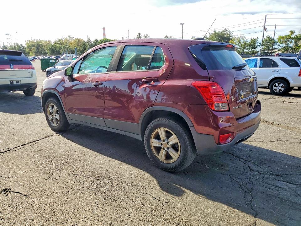 Photo 2 from auction – 2017 CHEVROLET TRAX with VIN 3GNCJNSB4HL251244