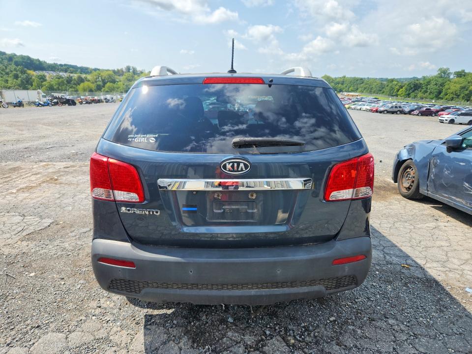 Photo 6 from auction – 2011 KIA SORENTO with VIN 5XYKTCA19BG141543