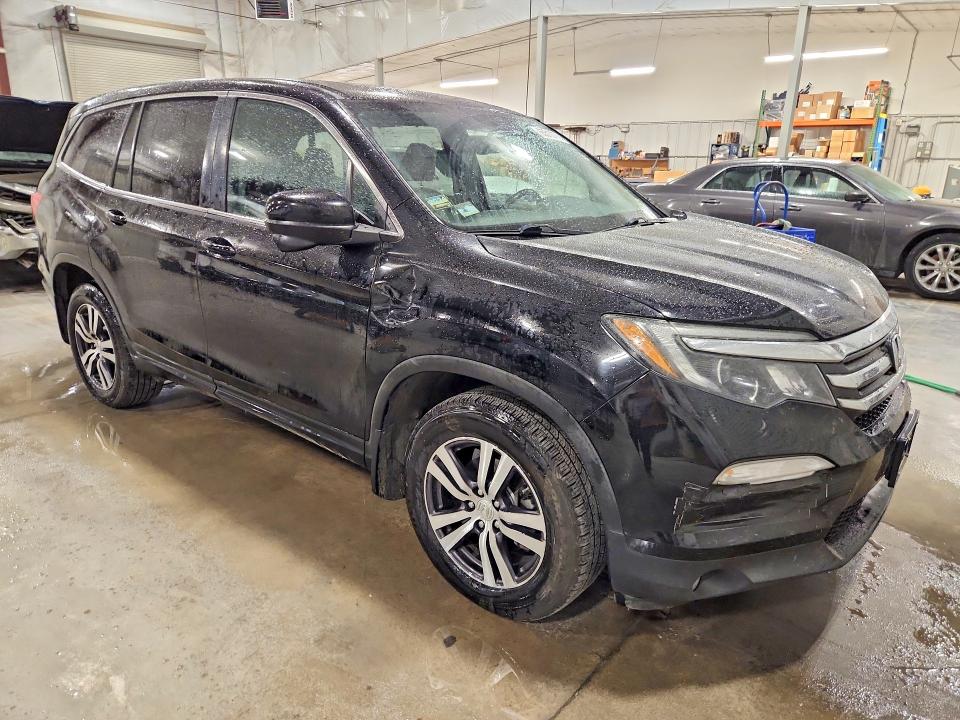 Photo 4 from auction – 2017 HONDA PILOT with VIN 5FNYF6H83HB065274