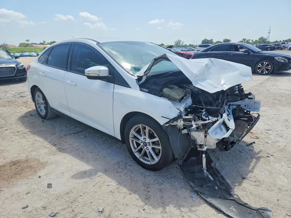 Photo 4 from auction – 2015 FORD FOCUS with VIN 1FADP3F2XFL263939
