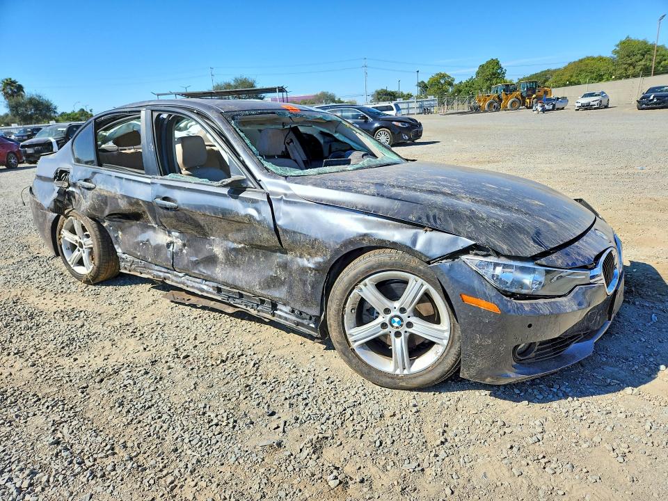 Photo 4 from auction – 2015 BMW 328 with VIN WBA3C1C52FP854146