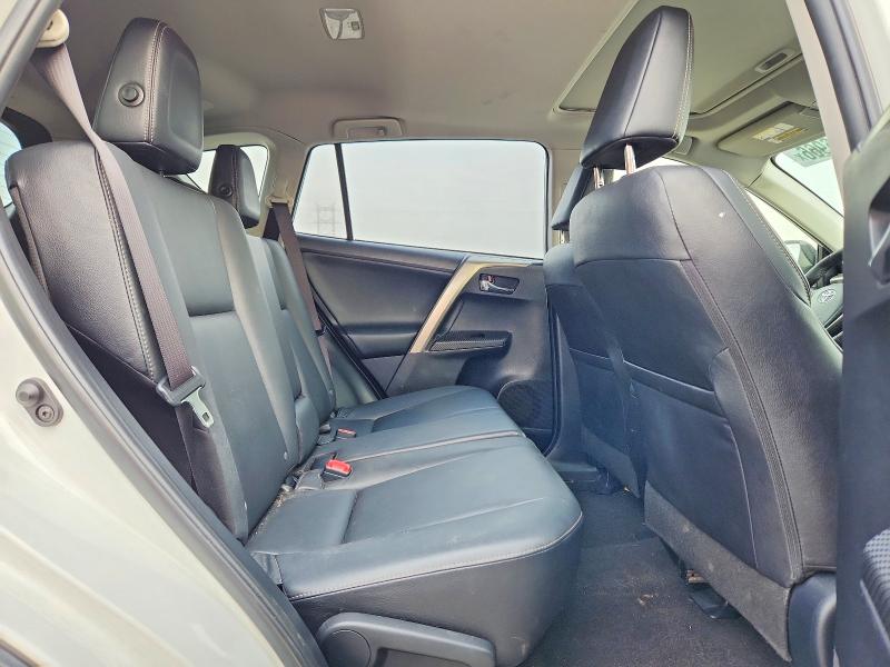 Photo 11 from auction – 2015 TOYOTA RAV4 with VIN JTMDFREV4FD127327