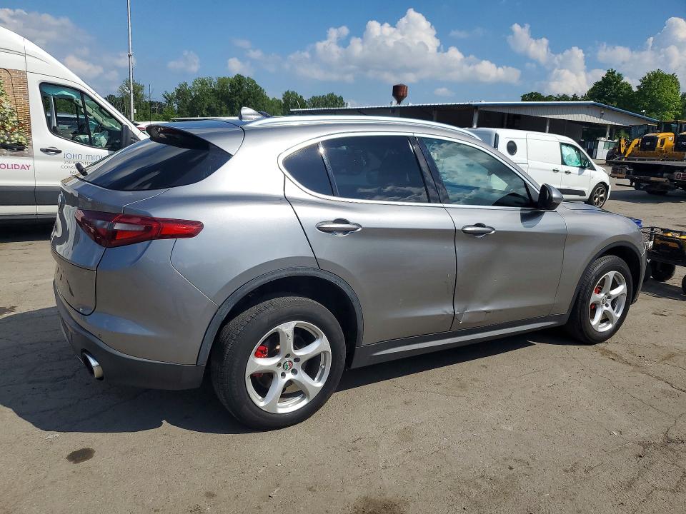 Photo 3 from auction – 2018 ALFA ROMEO STELVIO with VIN ZASFAKAN1J7B83521