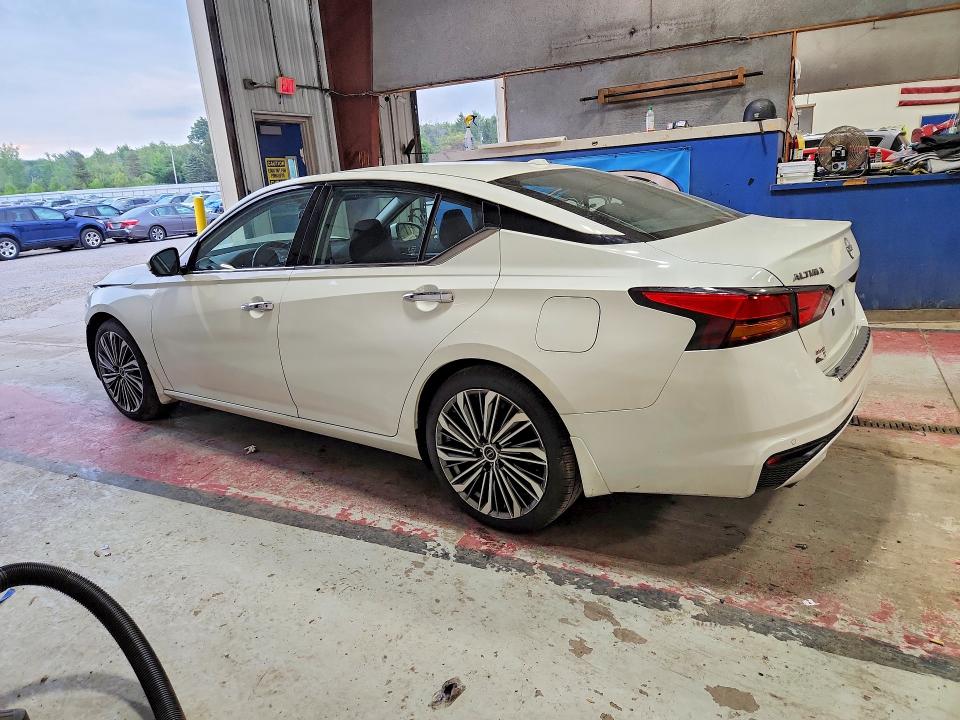 Photo 2 from auction – 2023 NISSAN ALTIMA with VIN 1N4BL4EV4PN356708