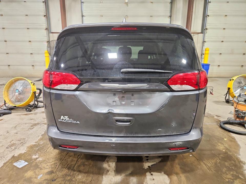 Photo 6 from auction – 2017 CHRYSLER PACIFICA with VIN 2C4RC1DG9HR588249