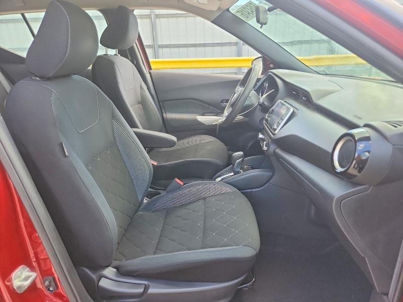 Снимка 7 от търг – 2018 NISSAN KICKS с VIN 3N1CP5CU7JL514911