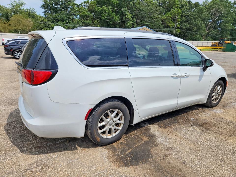 Photo 3 from auction – 2020 CHRYSLER VOYAGER with VIN 2C4RC1DG2LR156918