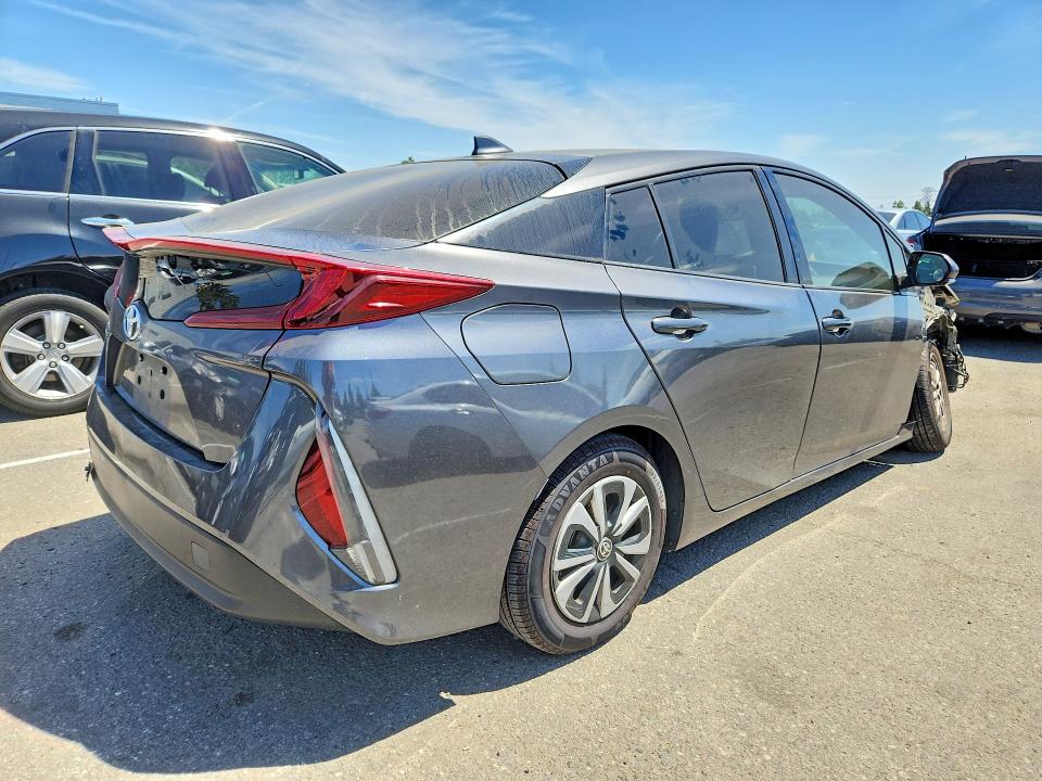 Photo 3 from auction – 2018 TOYOTA PRIUS PRIME with VIN JTDKARFP6J3089779
