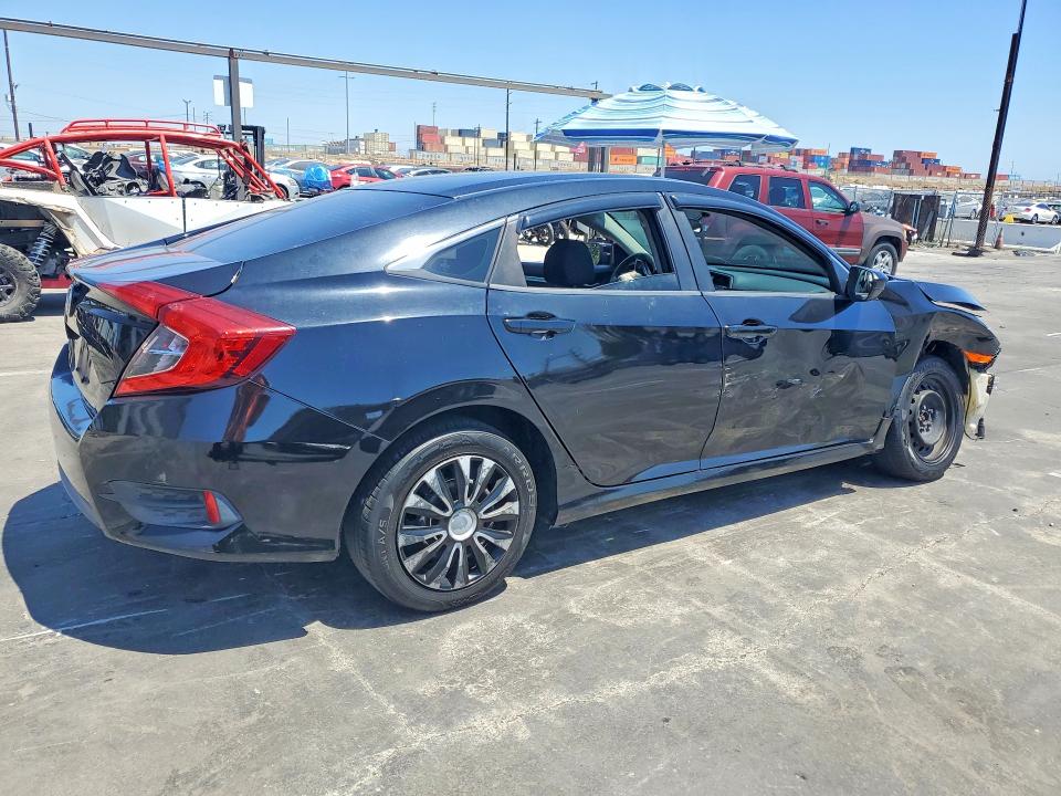 صورة رقم 3 من المزاد - 2017 HONDA CIVIC مع VIN 2HGFC2F53HH574438