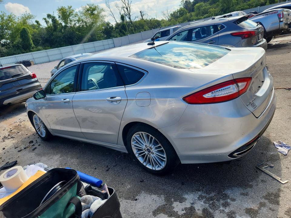 Photo 2 from auction – 2016 FORD FUSION with VIN 3FA6P0T97GR107773