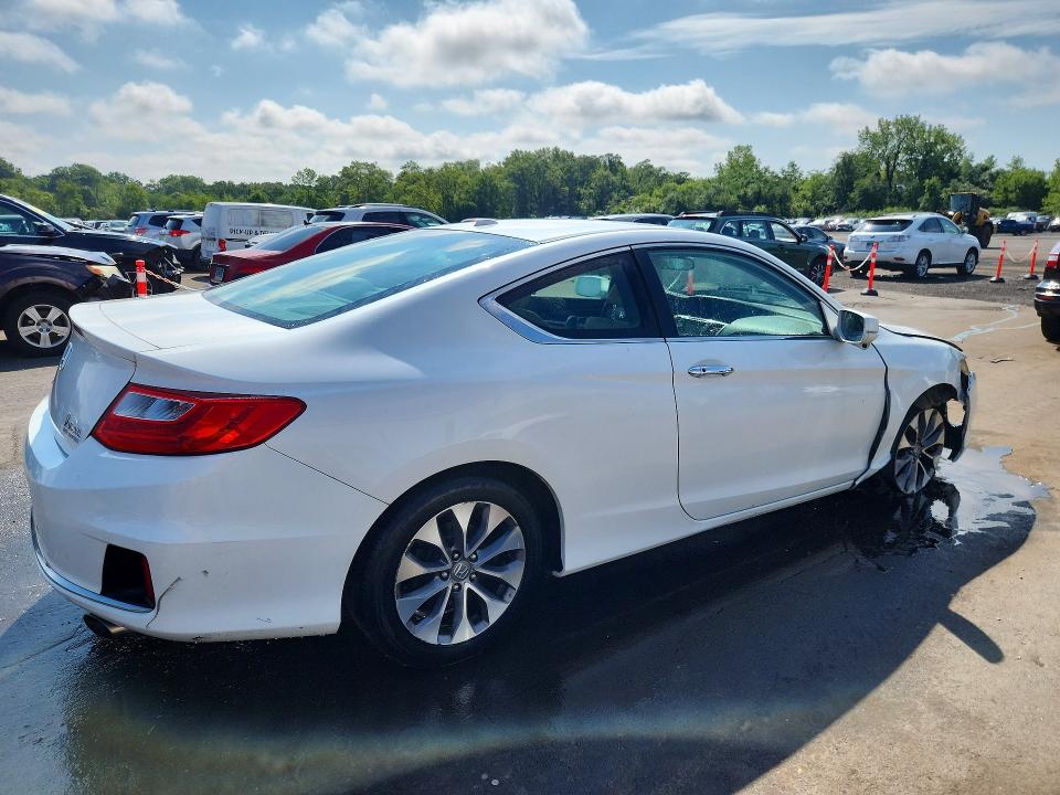 Photo 3 from auction – 2013 HONDA ACCORD with VIN 1HGCT1B86DA018582