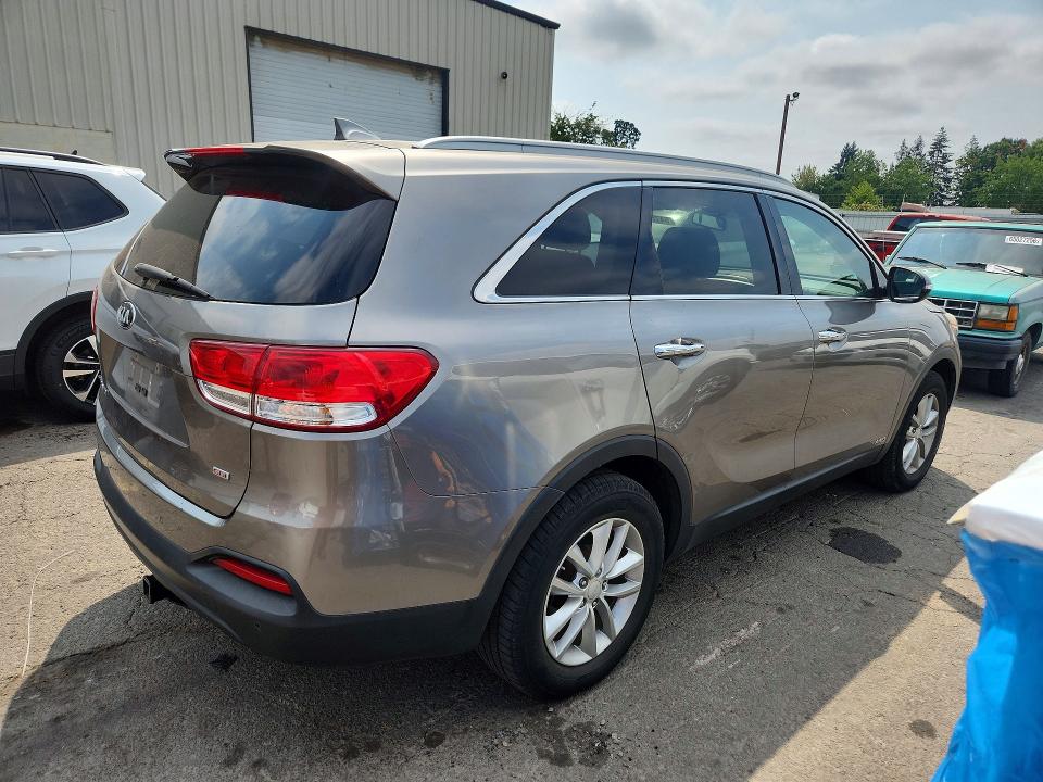 Photo 3 from auction – 2016 KIA SORENTO with VIN 5XYPGDA3XGG059989