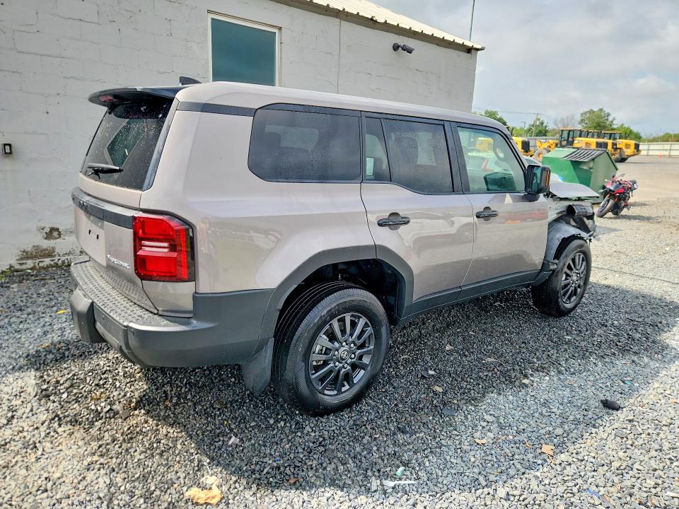 Photo 3 from auction – 2026 TOYOTA LAND CRUISER with VIN JTEABFAJ8TK057219