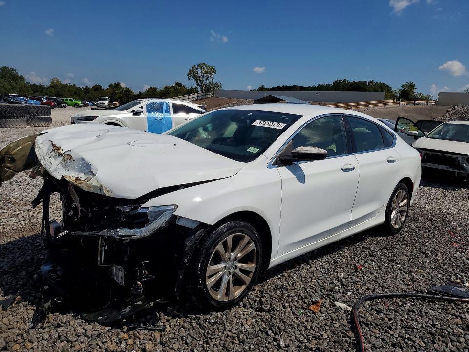 CHRYSLER 200 2015 with VIN 1C3CCCAB8FN725805 - Photo from auction