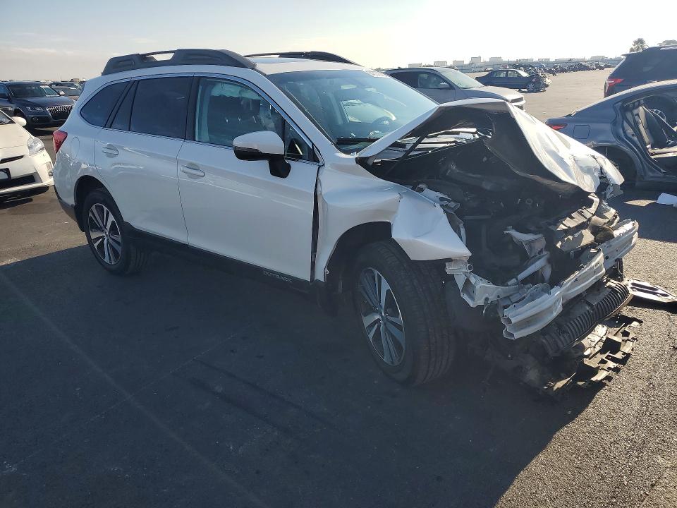Photo 4 from auction – 2018 SUBARU OUTBACK with VIN 4S4BSANC3J3347846