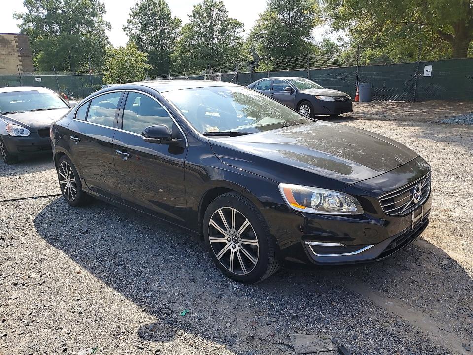 Zdjęcie 4 z aukcji – 2016 VOLVO S60 z VIN LYV402FM1GB097147