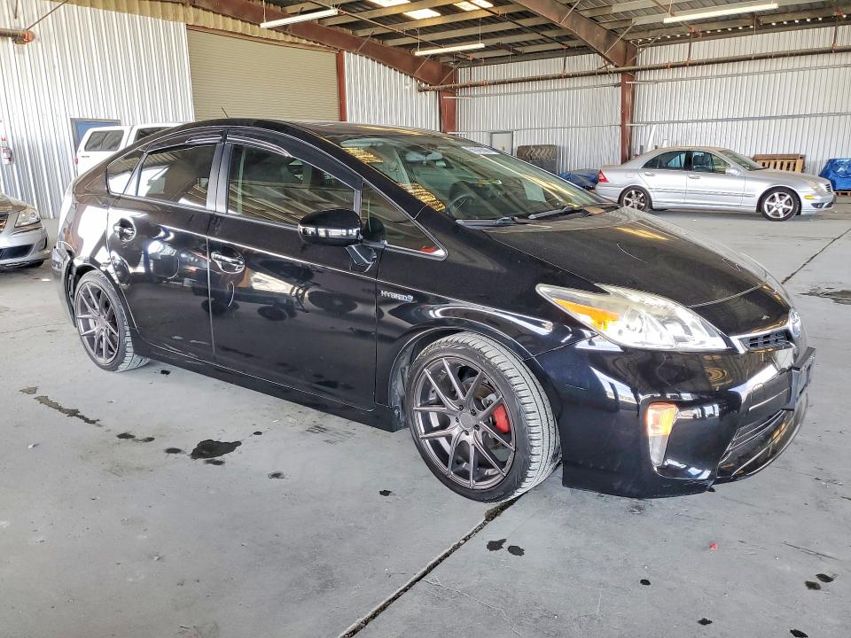 Photo 4 from auction – 2015 TOYOTA PRIUS with VIN JTDKN3DU6F0437910