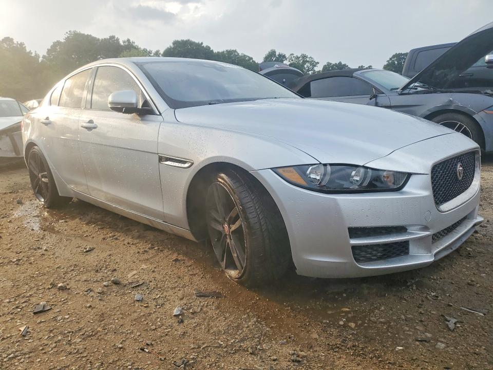 Photo 4 from auction – 2017 JAGUAR XE with VIN SAJAD4BV0HCP11444