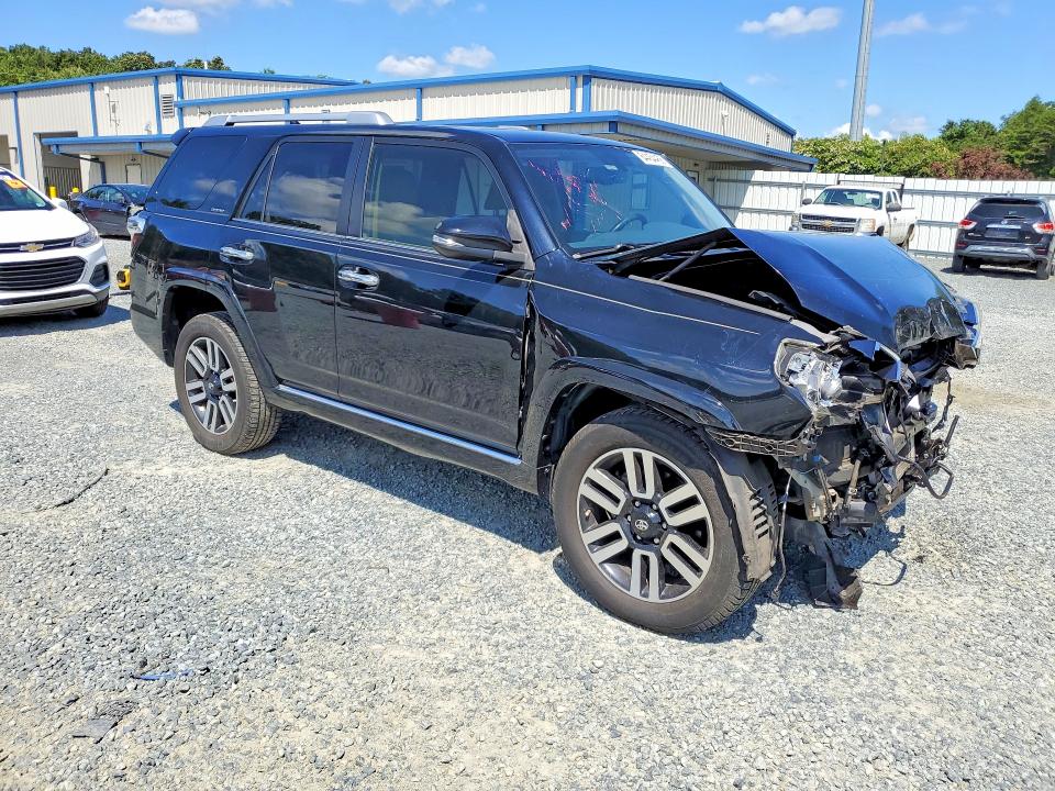Photo 4 from auction – 2017 TOYOTA 4RUNNER with VIN JTEBU5JR5H5411850