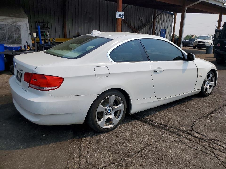 Photo 3 from auction – 2010 BMW 328 with VIN WBAWV5C59AP081750