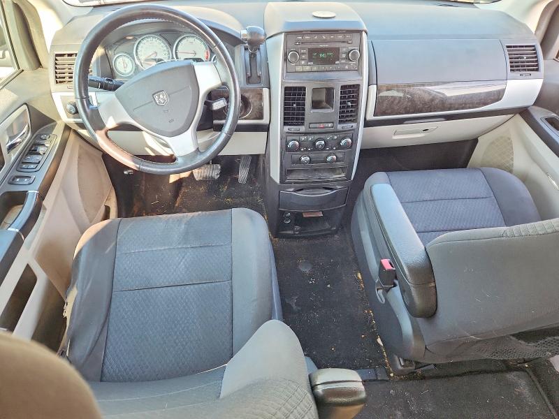 Photo 8 from auction – 2010 DODGE GRAND CARAVAN with VIN 2D4RN5D12AR215740