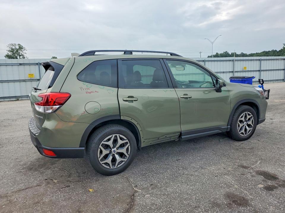Photo 3 from auction – 2020 SUBARU FORESTER with VIN JF2SKAJC2LH464089