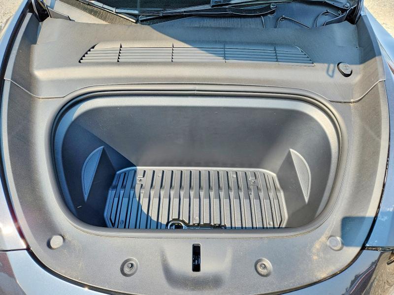 Photo 11 from auction – 2024 TESLA MODEL Y with VIN 7SAYGDEE1RF992791