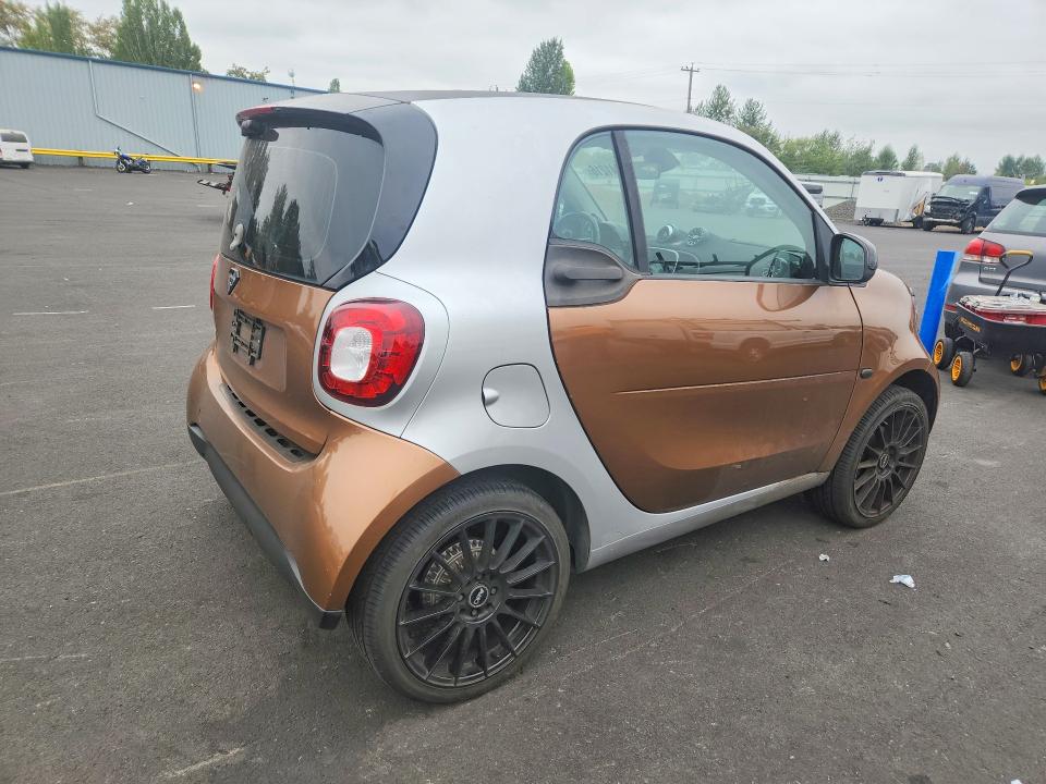 Foto 3 de la subasta – 2016 SMART FORTWO con VIN WMEFJ5DAXGK062528