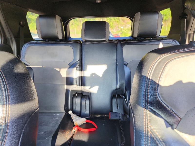Photo 10 from auction – 2017 FORD EXPLORER with VIN 1FM5K8D82HGC79187