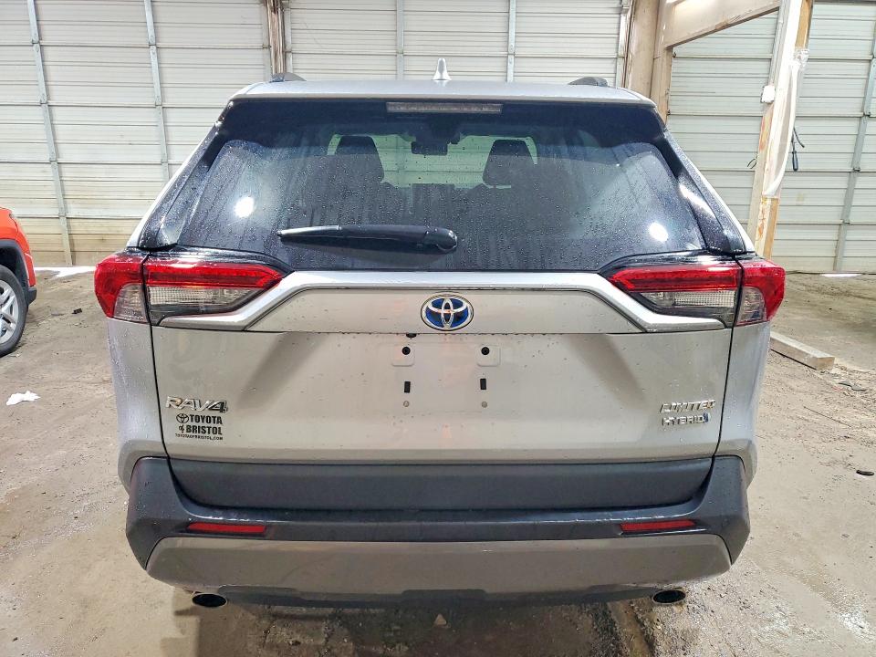Photo 6 from auction – 2019 TOYOTA RAV4 with VIN 2T3DWRFV8KW028280