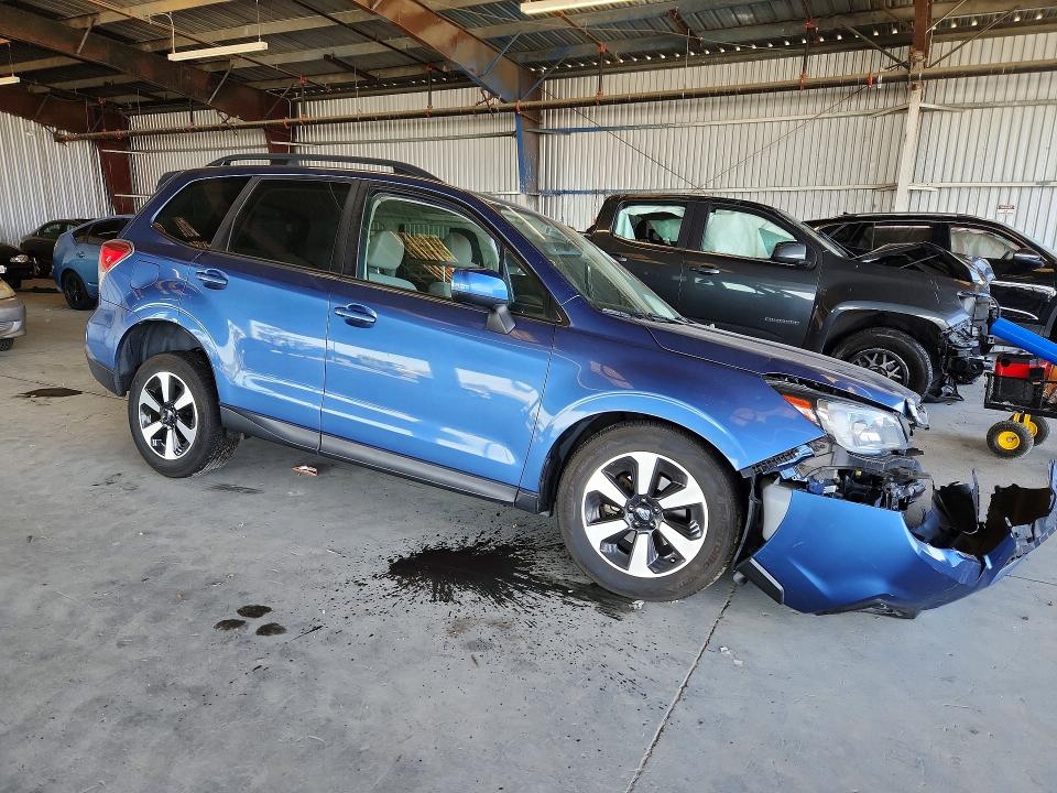 Photo 4 from auction – 2018 SUBARU FORESTER with VIN JF2SJAGC9JH447023