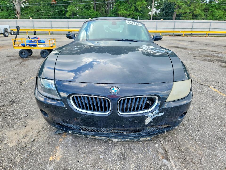 Photo 5 from auction – 2005 BMW Z4 with VIN 4USBT33525LS55757