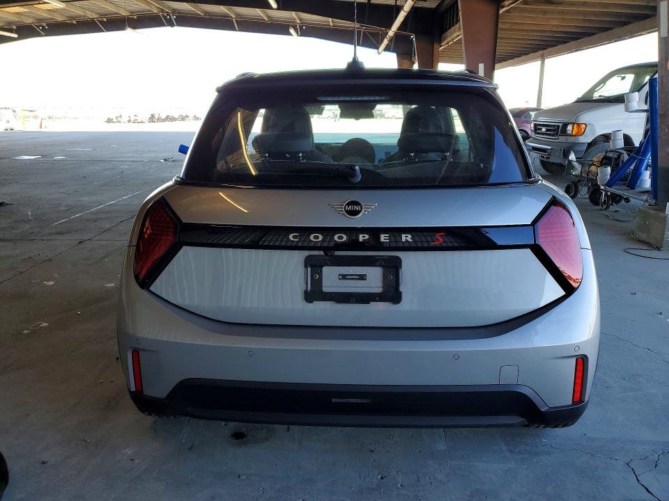 Photo 6 from auction – 2025 MINI COOPER with VIN WMW23GD0XS2X03158