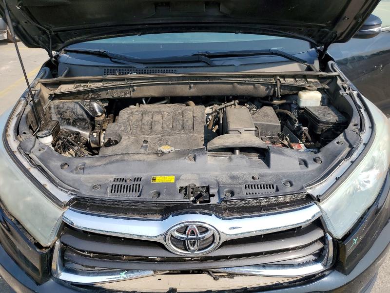Photo 12 from auction – 2015 TOYOTA HIGHLANDER with VIN 5TDZKRFH6FS088402