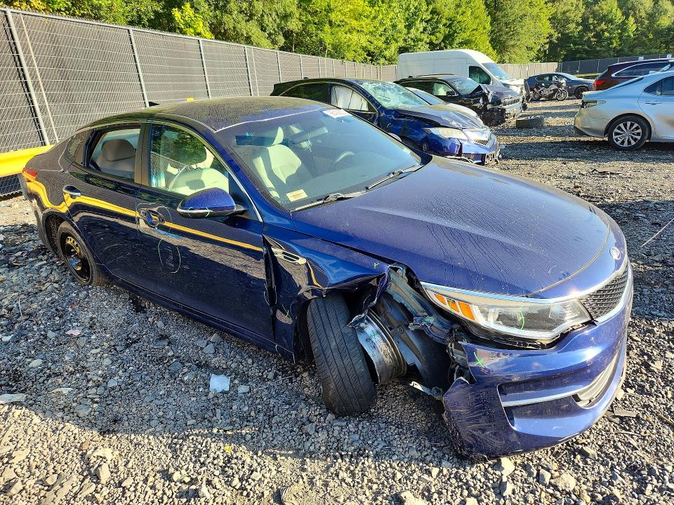 Photo 4 from auction – 2016 KIA OPTIMA with VIN 5XXGT4L33GG083290