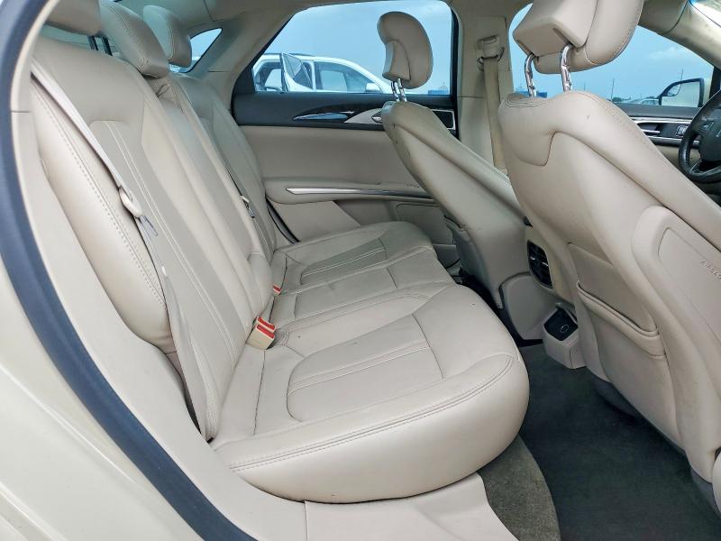 Photo 10 from auction – 2016 LINCOLN MKZ with VIN 3LN6L2G94GR610622