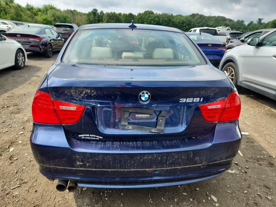 Photo 6 from auction – 2011 BMW 328 with VIN WBAPK5G5XBNN26145
