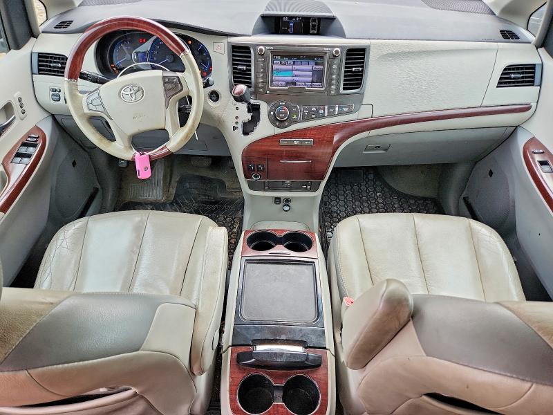 Photo 8 from auction – 2012 TOYOTA SIENNA with VIN 5TDDK3DC1CS035861