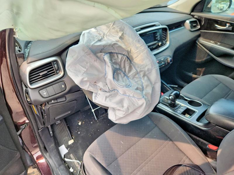 Photo 8 from auction – 2016 KIA SORENTO with VIN 5XYPG4A35GG048771