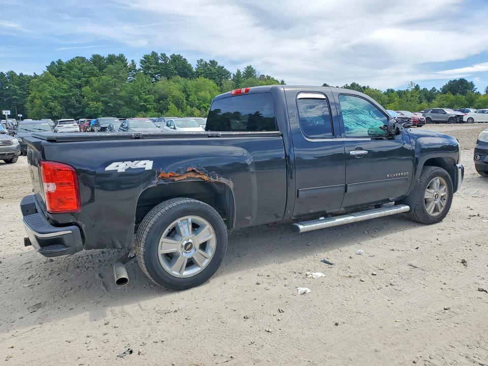Photo 3 from auction – 2013 CHEVROLET SILVERADO with VIN 1GCRKSE71DZ388182
