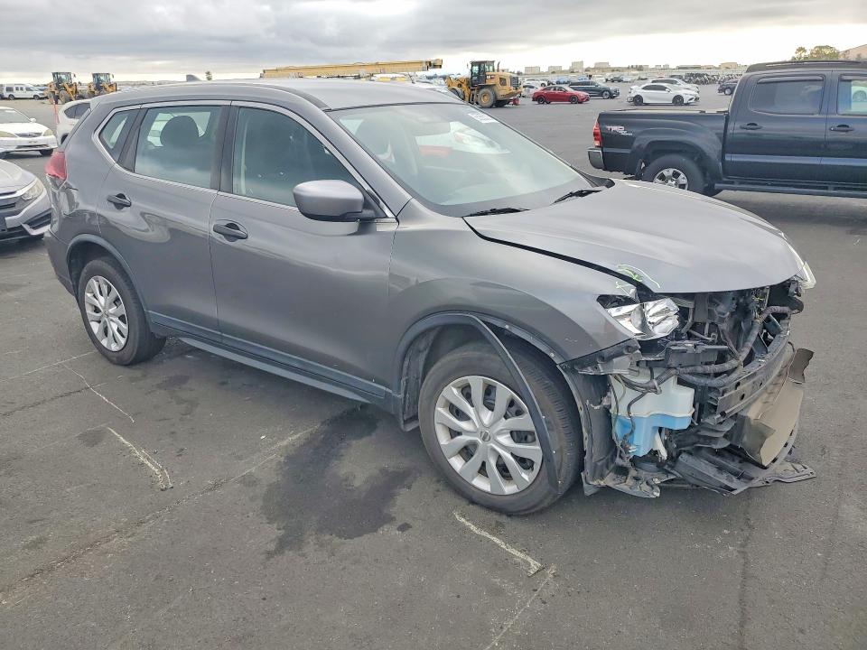 Photo 4 from auction – 2018 NISSAN ROGUE with VIN KNMAT2MT8JP610801