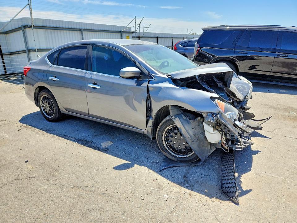 Photo 4 from auction – 2017 NISSAN SENTRA with VIN 3N1AB7AP9HY374680