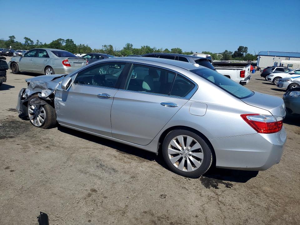 Photo 2 from auction – 2015 HONDA ACCORD with VIN 1HGCR2F88FA135579