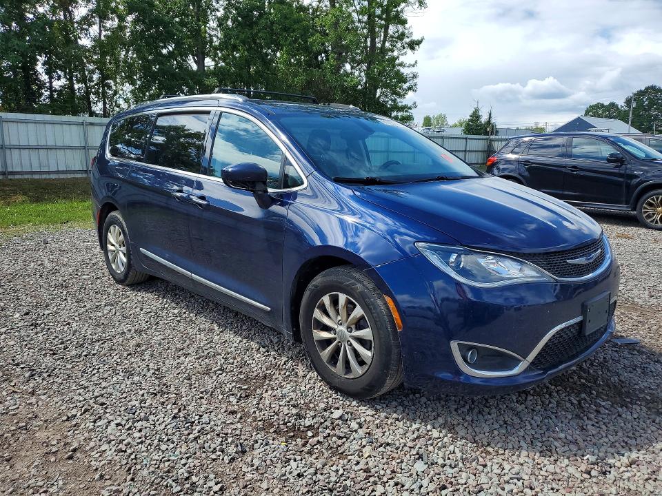 Photo 4 from auction – 2018 CHRYSLER PACIFICA with VIN 2C4RC1BGXJR280533