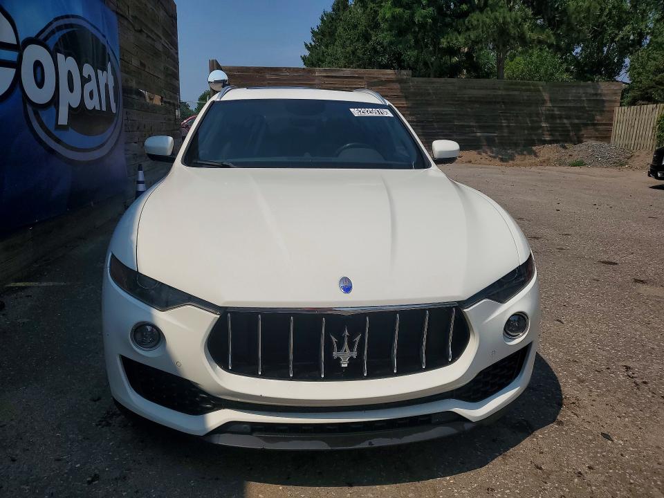 Photo 5 from auction – 2017 MASERATI LEVANTE with VIN ZN661YUA6HX236145