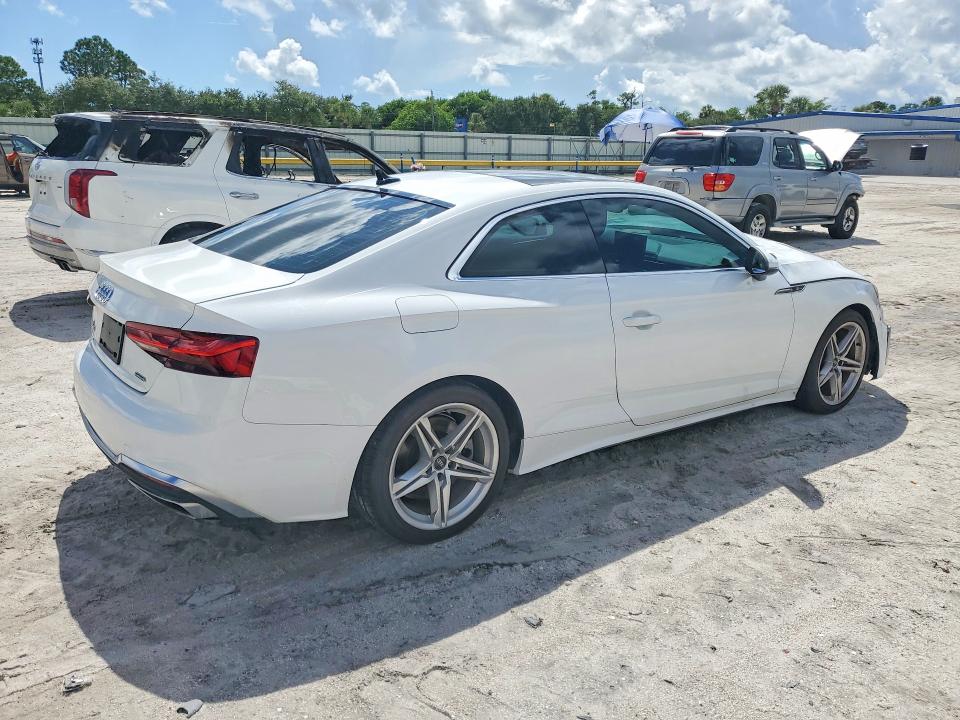 Снимка 3 от търг – 2022 AUDI A5 с VIN WAUSAAF5XNA032872