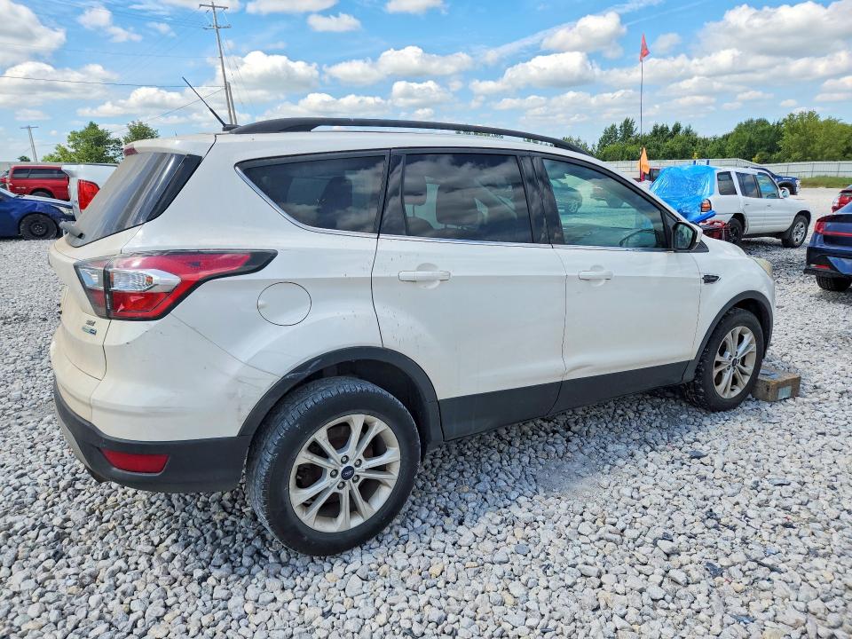 Photo 3 from auction – 2017 FORD ESCAPE with VIN 1FMCU9GD4HUA60703